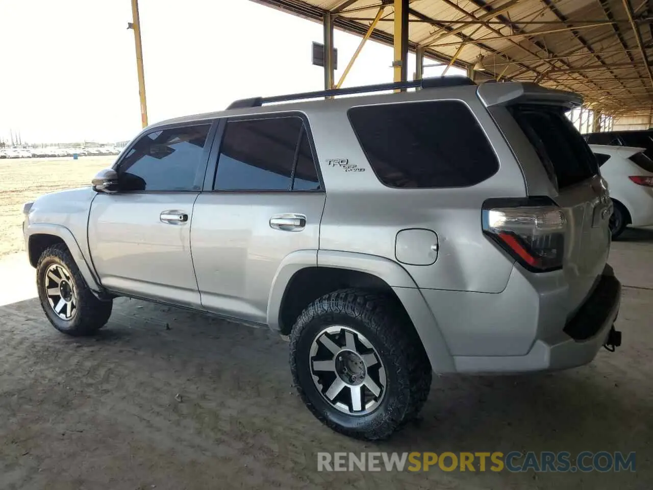 2 Photograph of a damaged car JTERU5JR5N6022517 TOYOTA 4RUNNER 2022