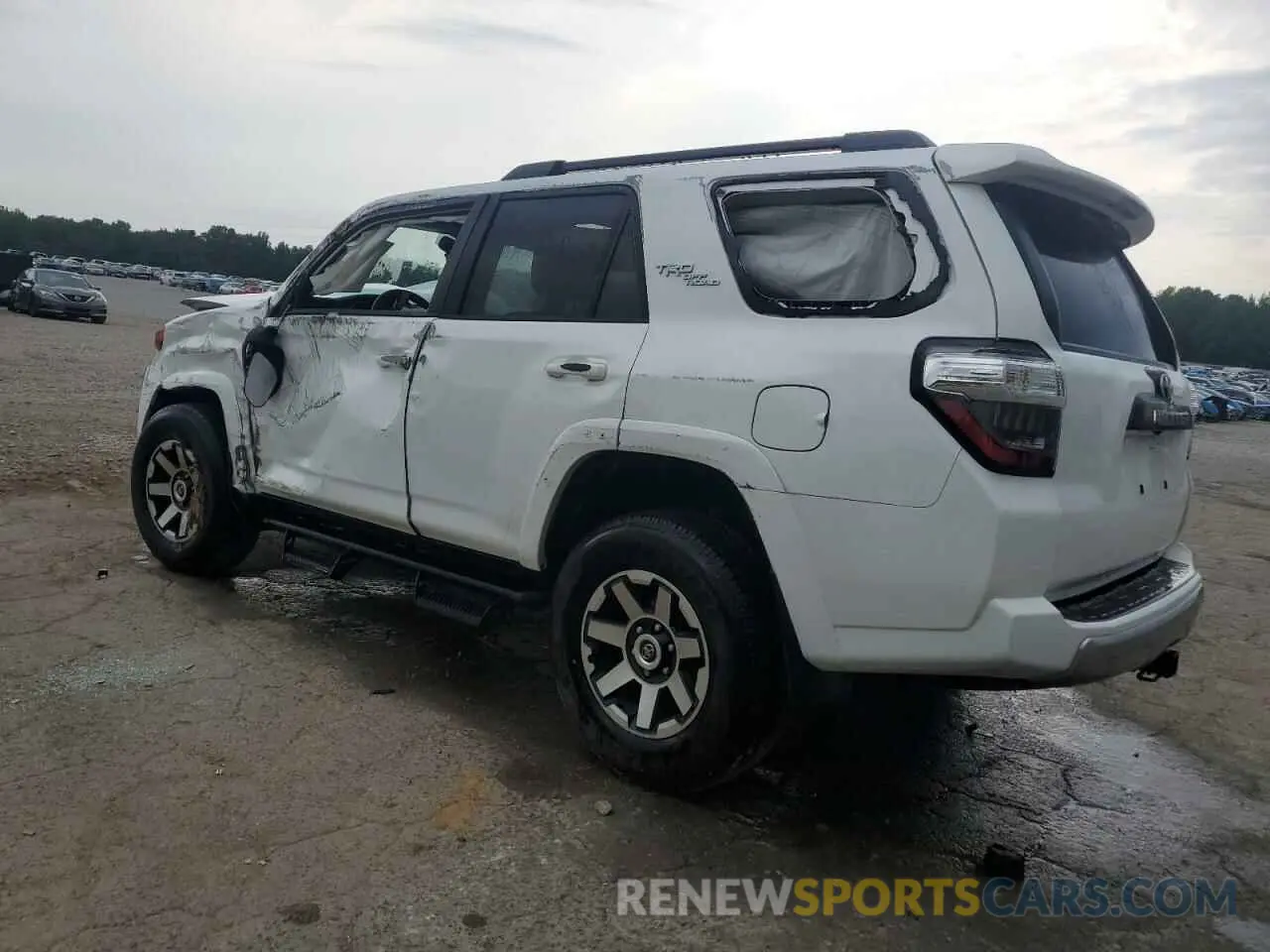 2 Photograph of a damaged car JTERU5JR5N6063309 TOYOTA 4RUNNER 2022