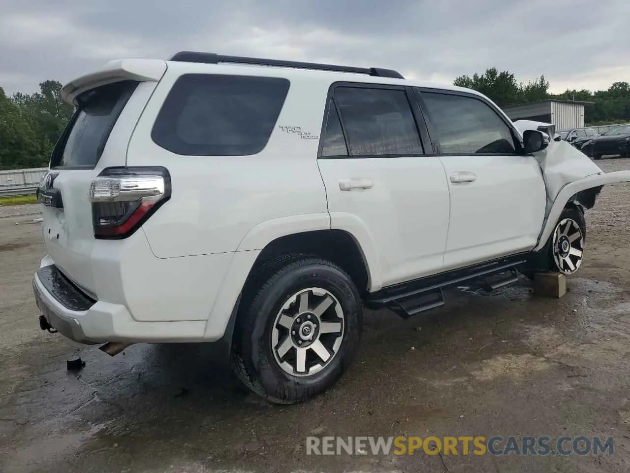 3 Photograph of a damaged car JTERU5JR5N6063309 TOYOTA 4RUNNER 2022