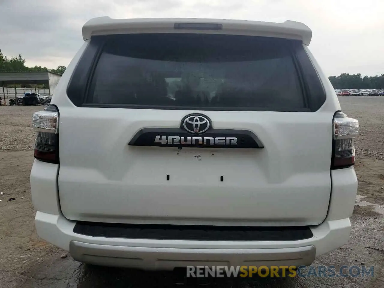 6 Photograph of a damaged car JTERU5JR5N6063309 TOYOTA 4RUNNER 2022