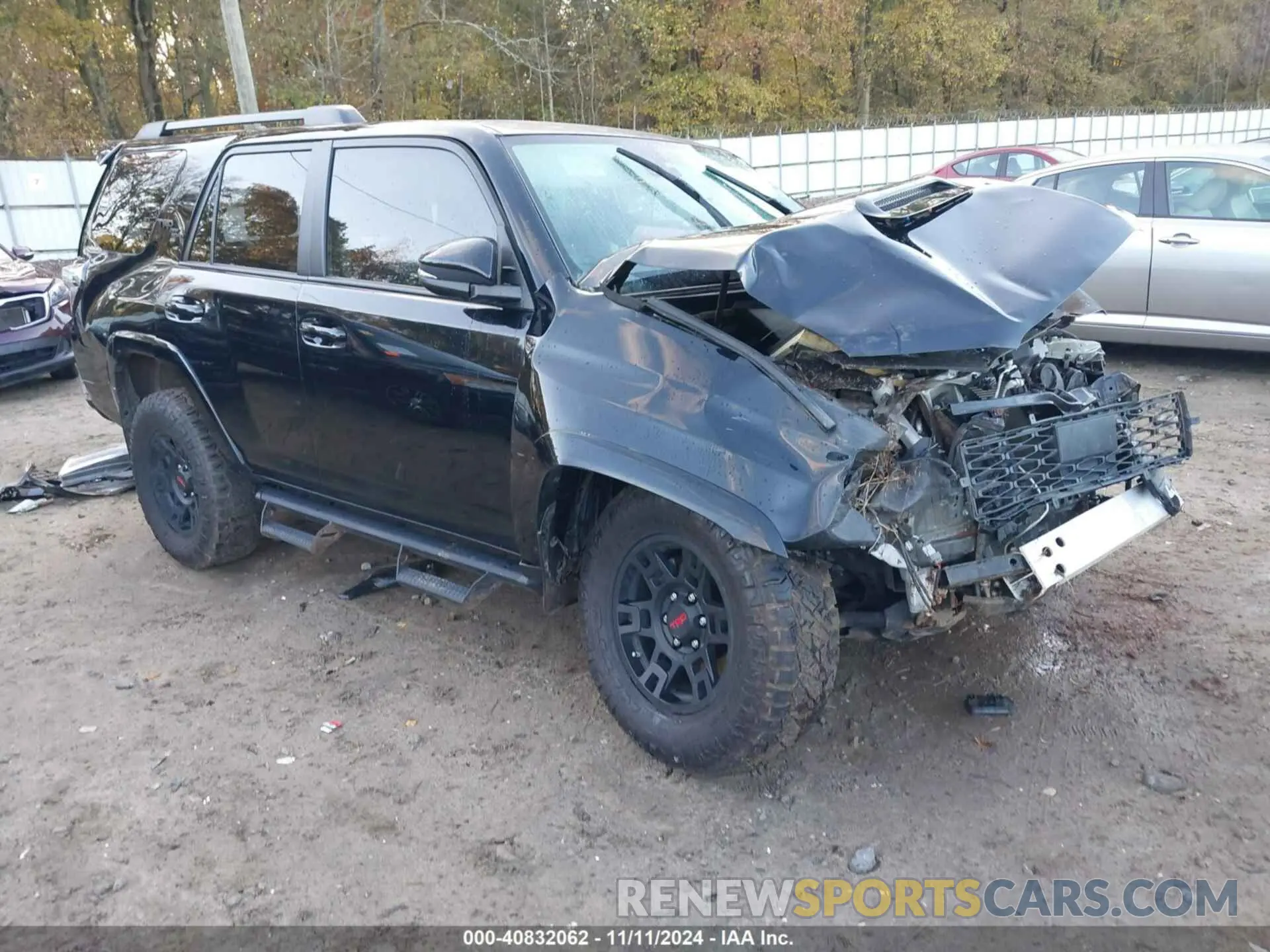1 Photograph of a damaged car JTERU5JR6N6031405 TOYOTA 4RUNNER 2022