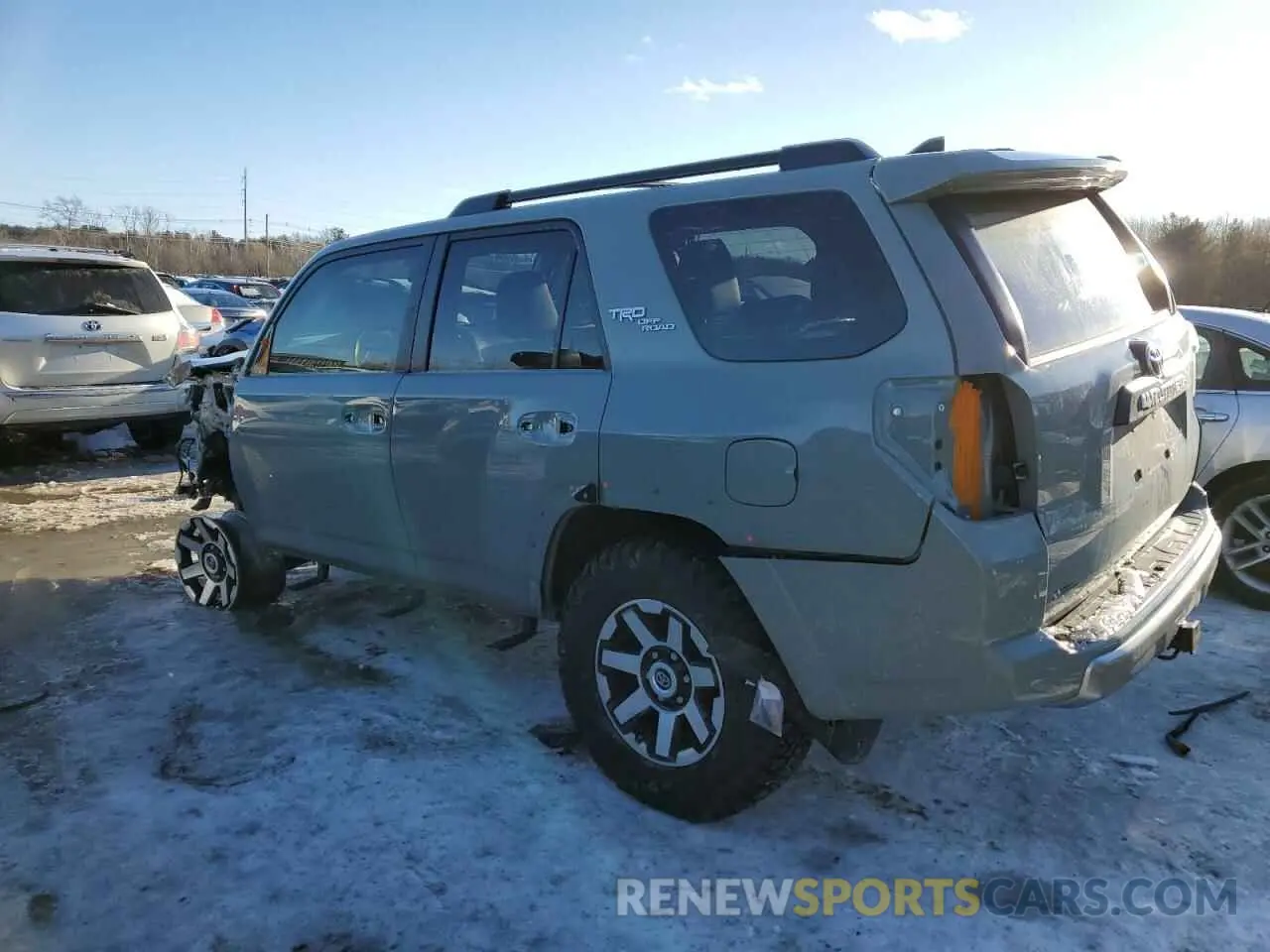 2 Photograph of a damaged car JTERU5JR6N6080118 TOYOTA 4RUNNER 2022