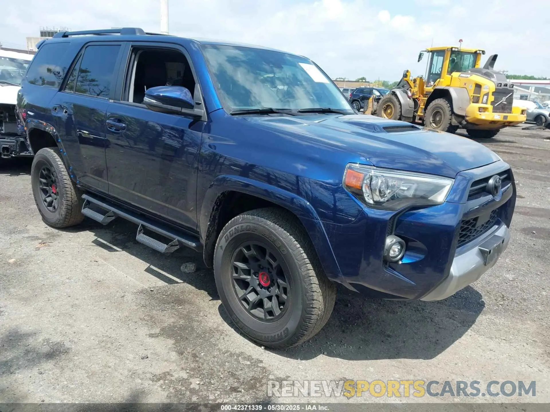 1 Photograph of a damaged car JTERU5JR7N6037617 TOYOTA 4RUNNER 2022