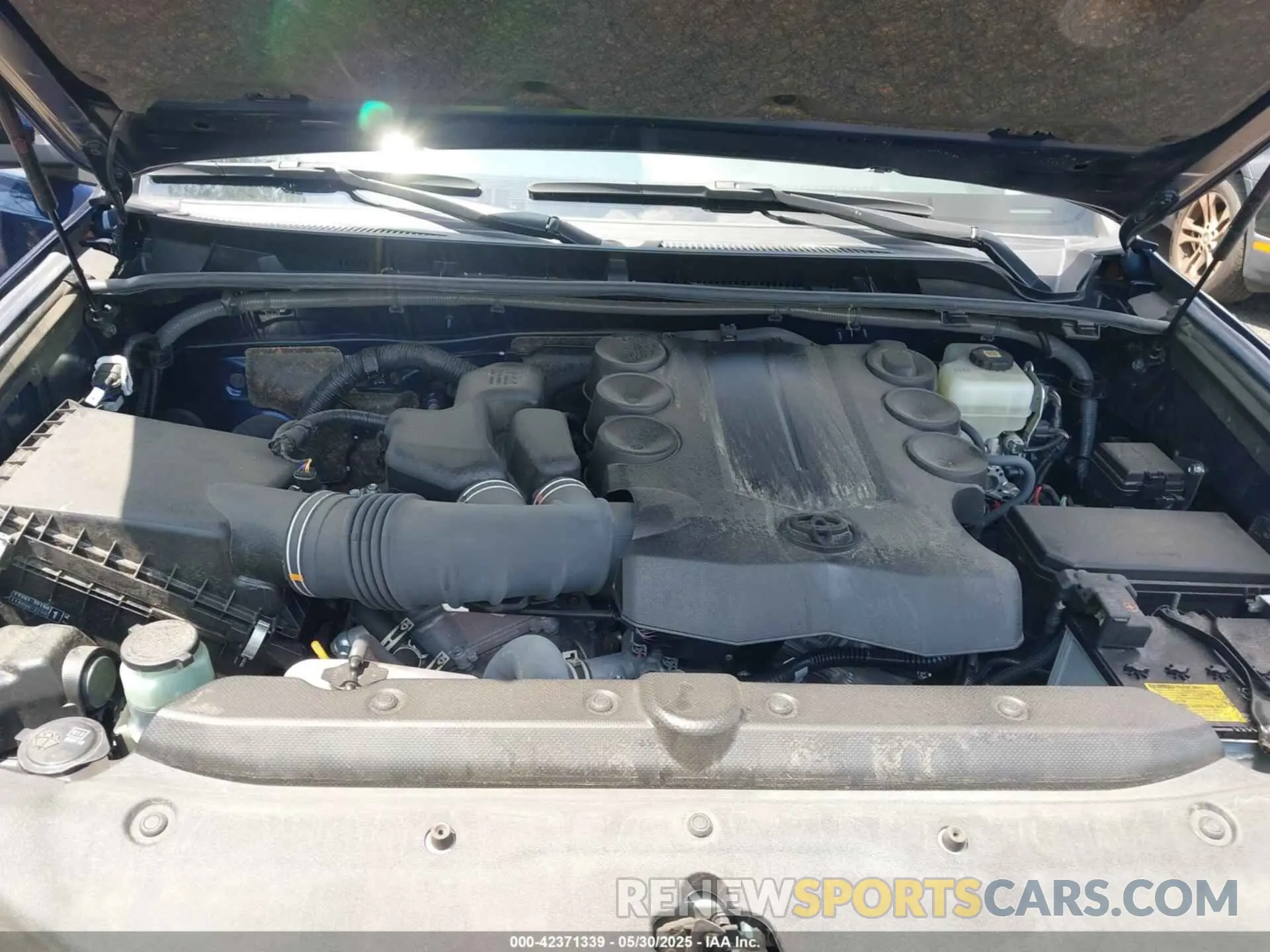 10 Photograph of a damaged car JTERU5JR7N6037617 TOYOTA 4RUNNER 2022