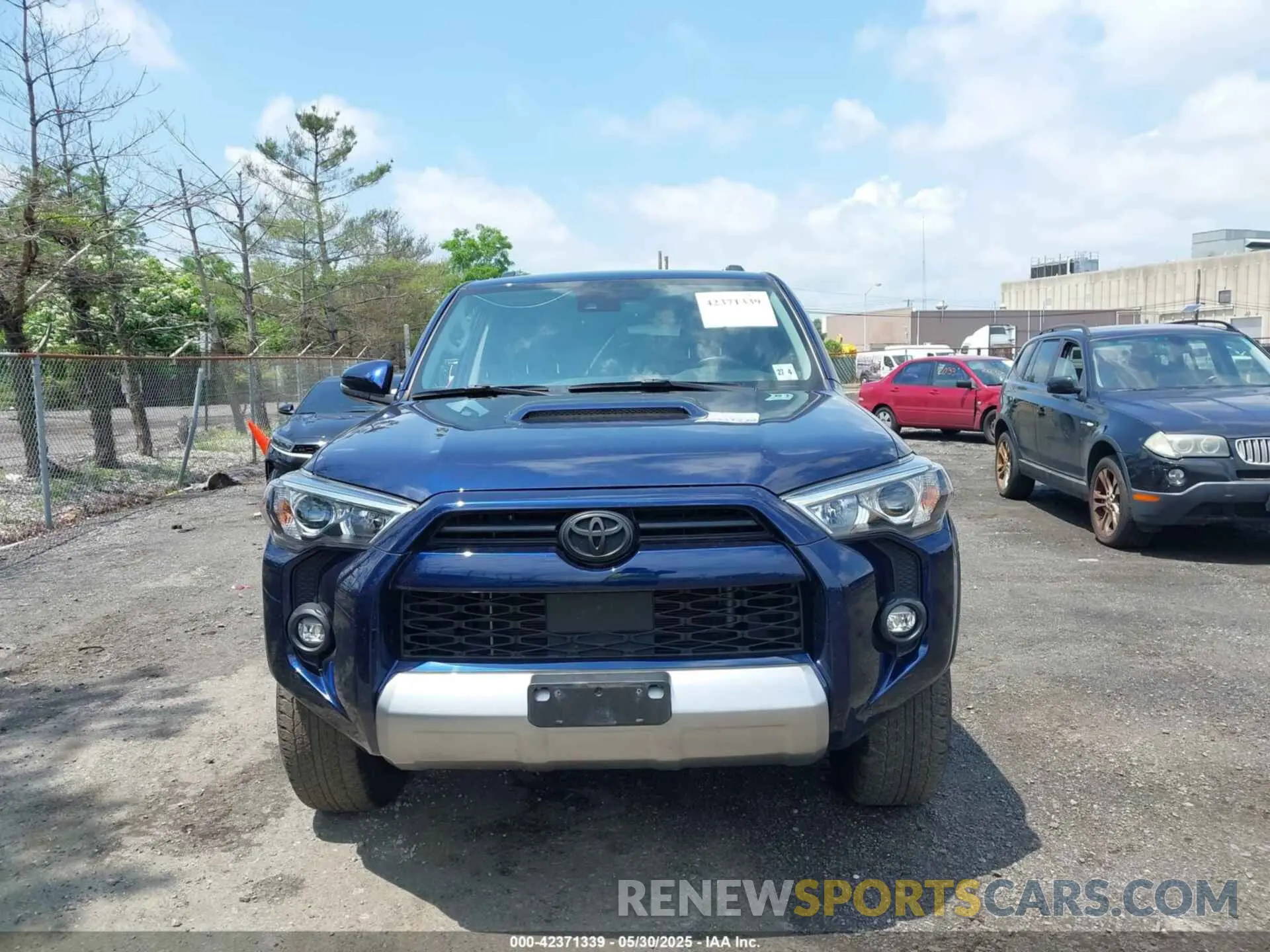 13 Photograph of a damaged car JTERU5JR7N6037617 TOYOTA 4RUNNER 2022