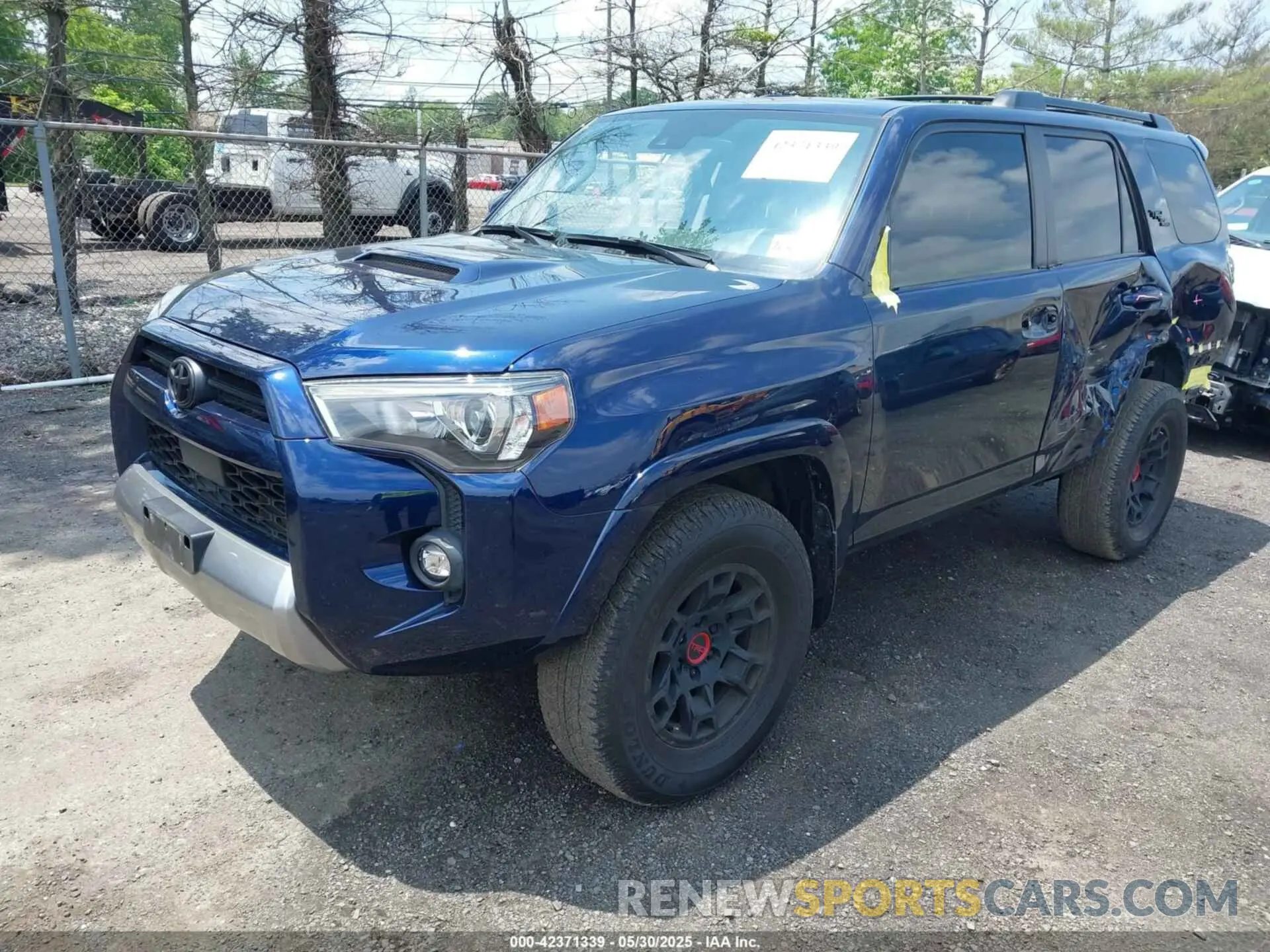 2 Photograph of a damaged car JTERU5JR7N6037617 TOYOTA 4RUNNER 2022