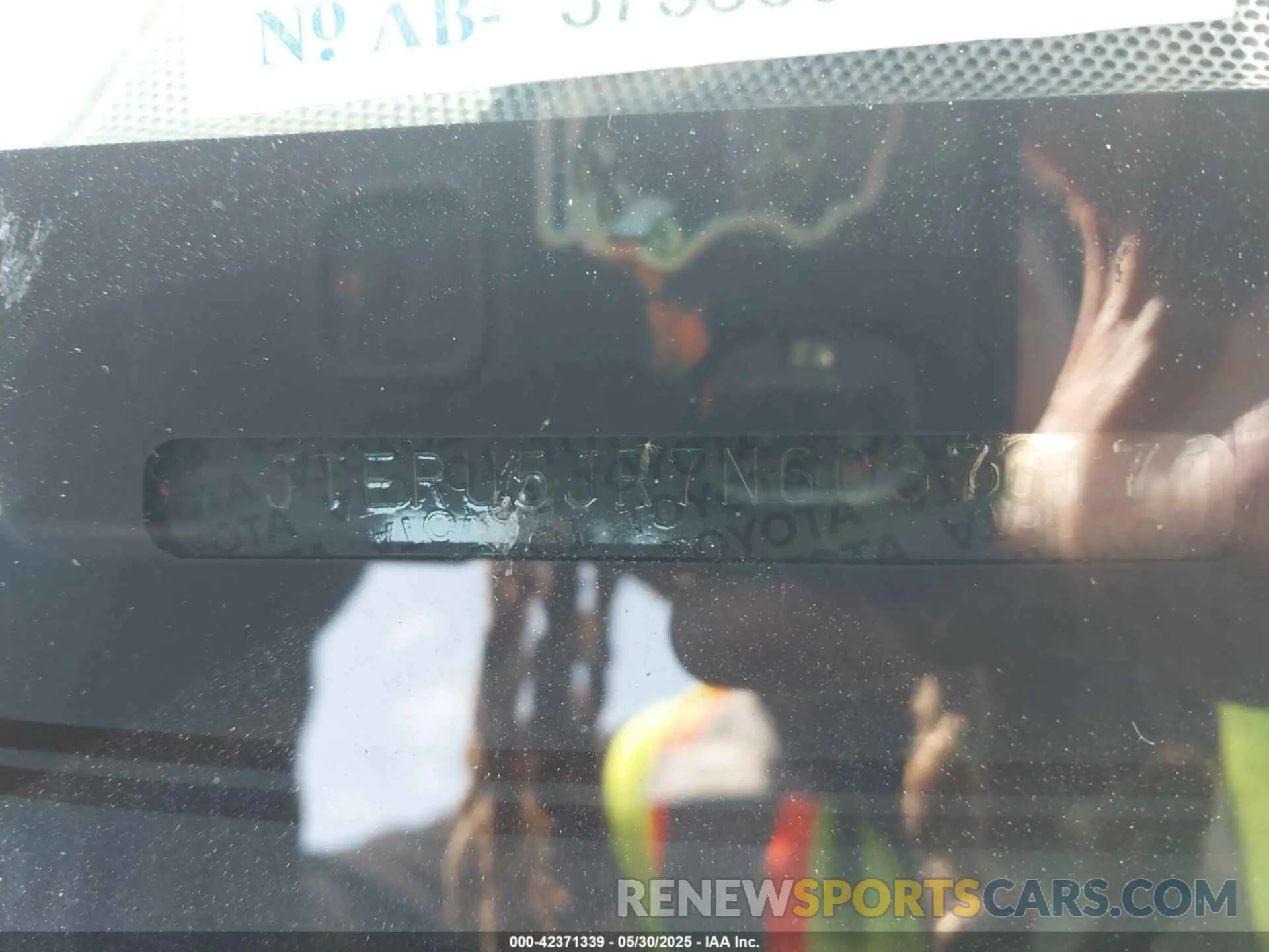 9 Photograph of a damaged car JTERU5JR7N6037617 TOYOTA 4RUNNER 2022