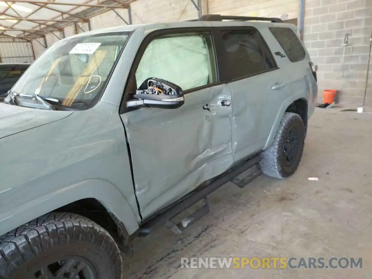 9 Photograph of a damaged car JTERU5JR7N6038881 TOYOTA 4RUNNER 2022