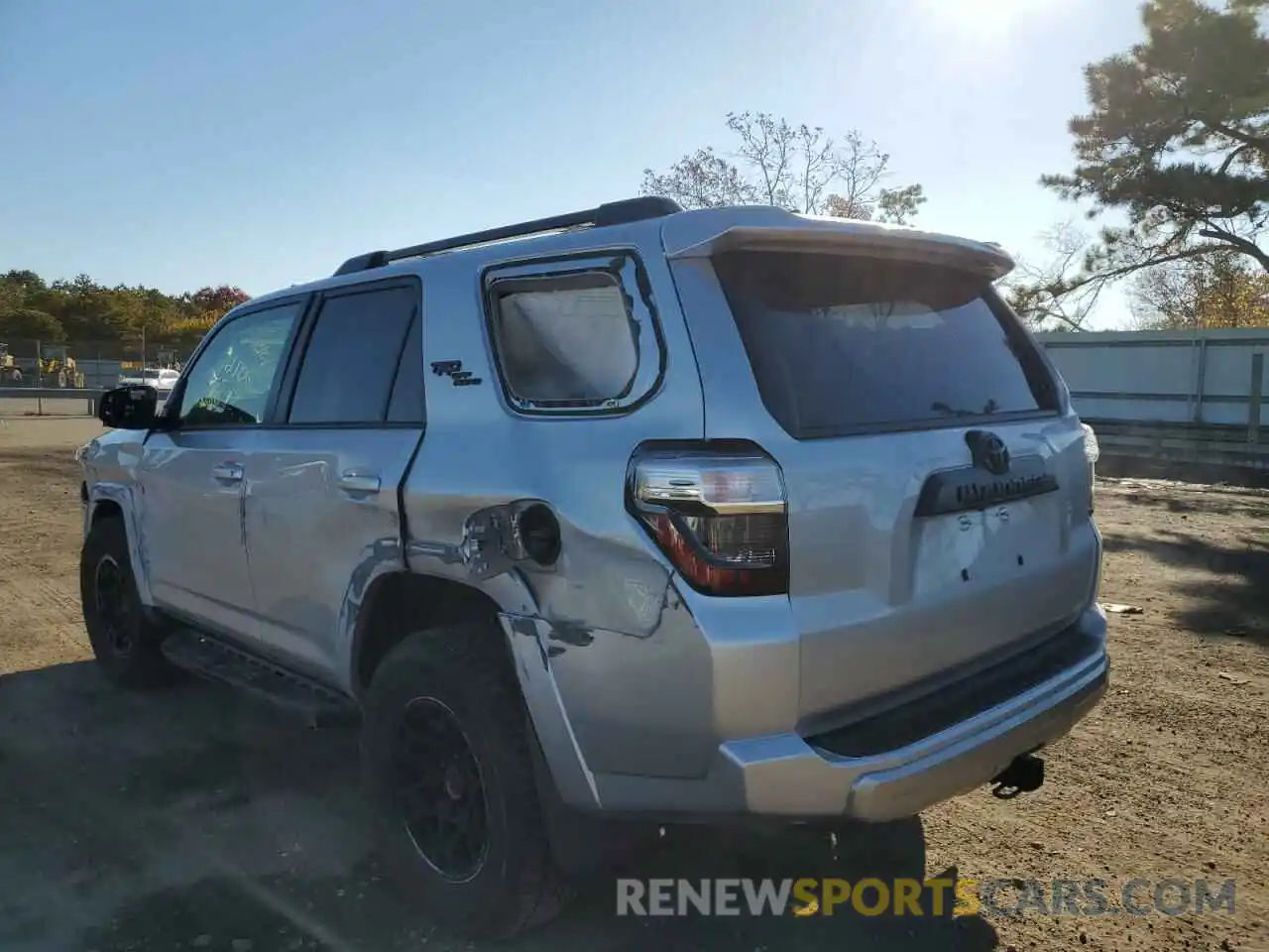 3 Photograph of a damaged car JTERU5JR7N6076689 TOYOTA 4RUNNER 2022