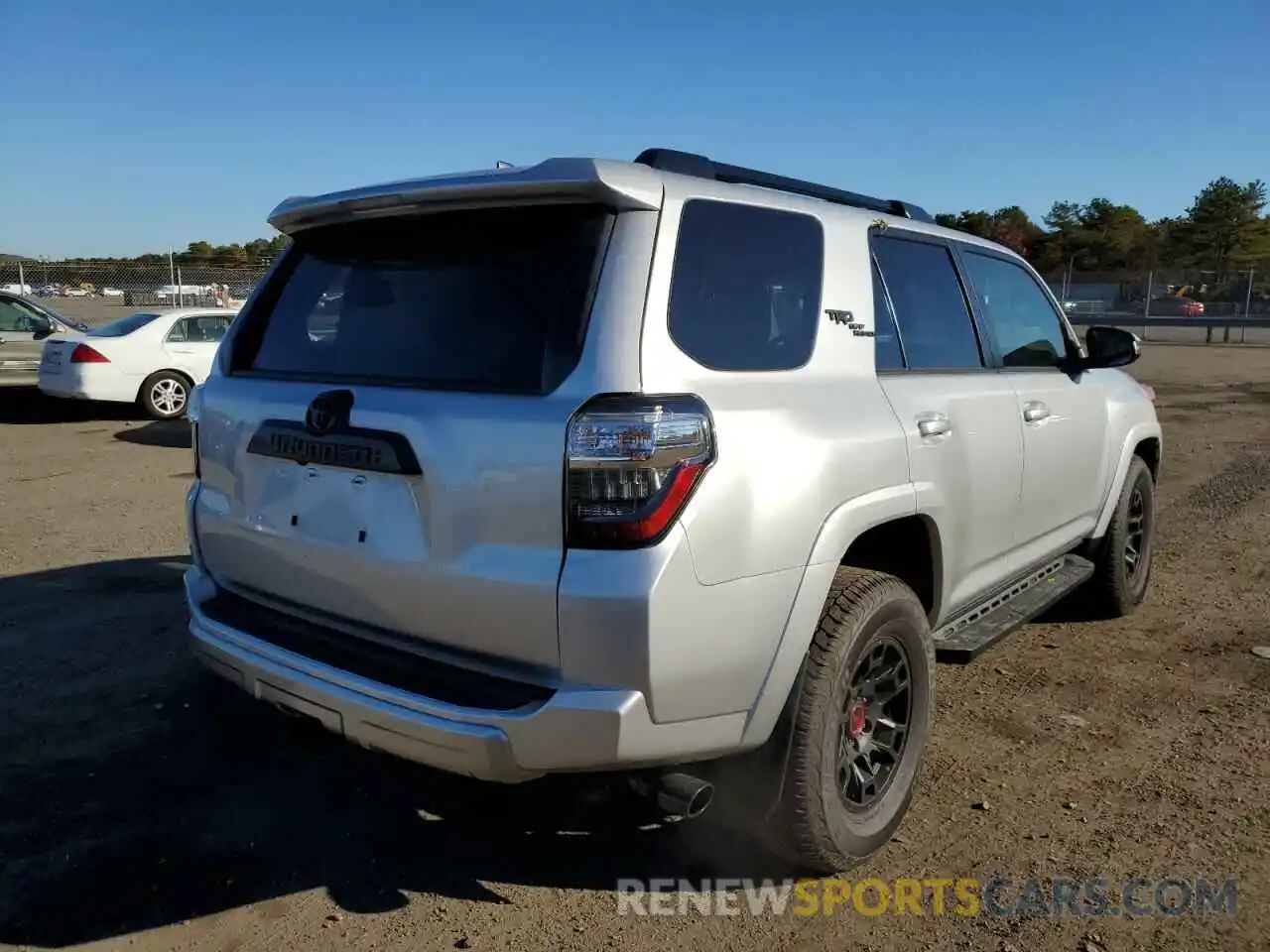 4 Photograph of a damaged car JTERU5JR7N6076689 TOYOTA 4RUNNER 2022