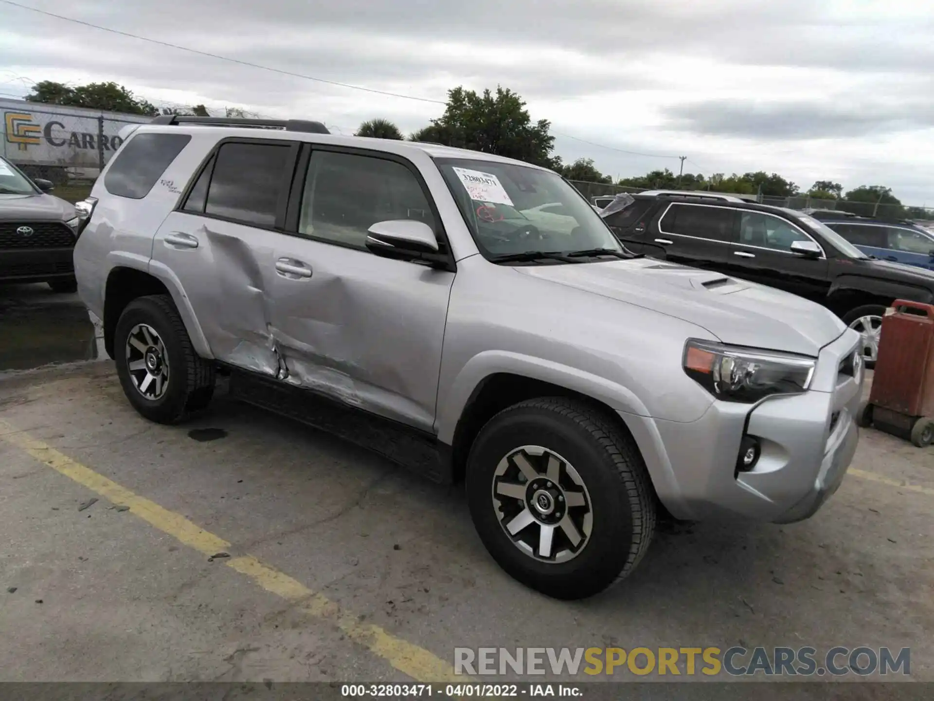 1 Photograph of a damaged car JTERU5JR9N6023833 TOYOTA 4RUNNER 2022