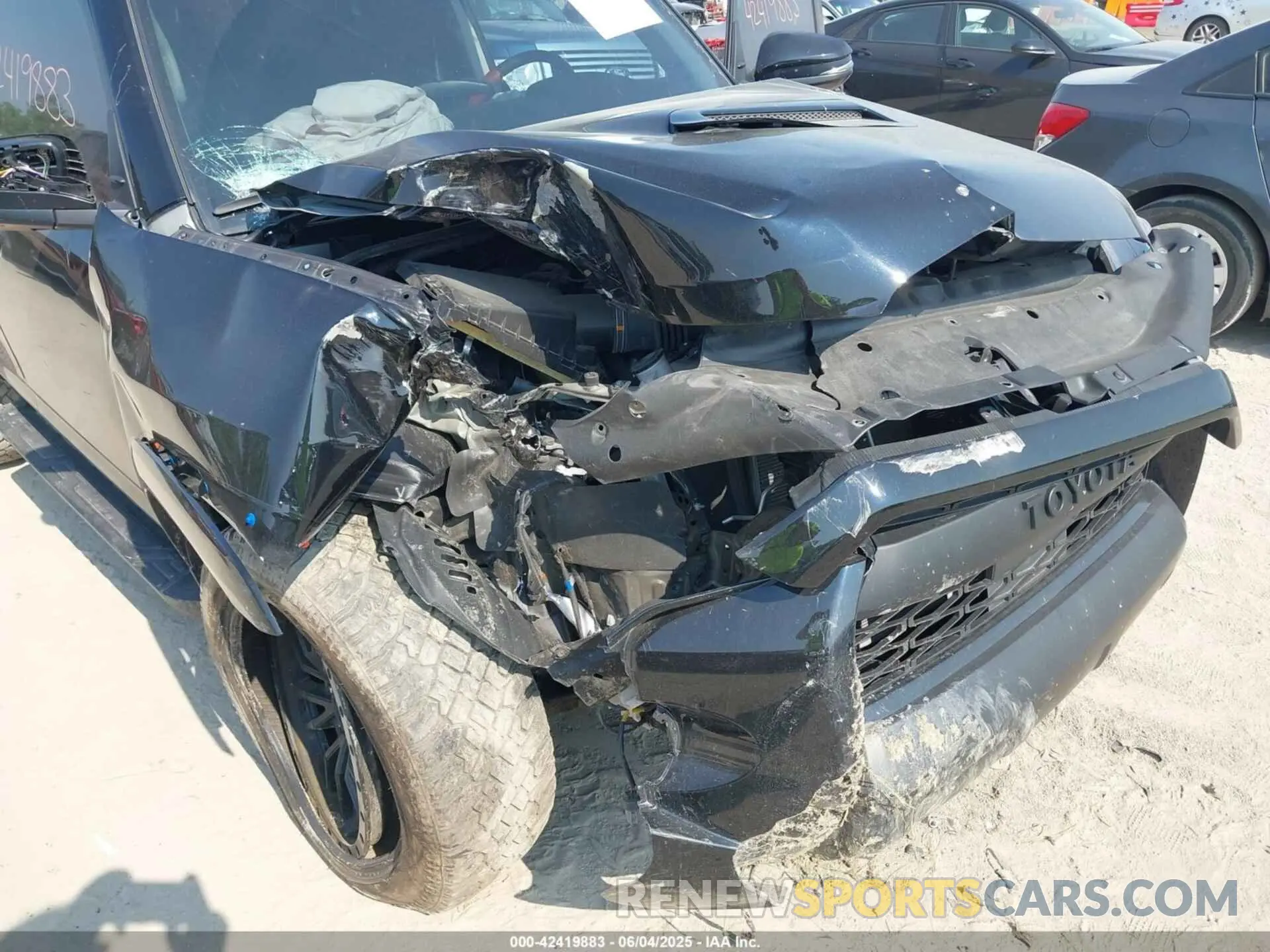 6 Photograph of a damaged car JTERU5JR9N6060896 TOYOTA 4RUNNER 2022