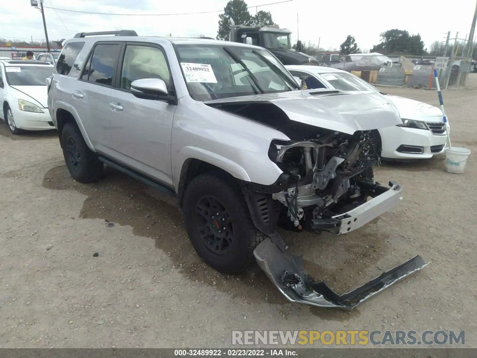 1 Photograph of a damaged car JTERU5JRXN5996175 TOYOTA 4RUNNER 2022