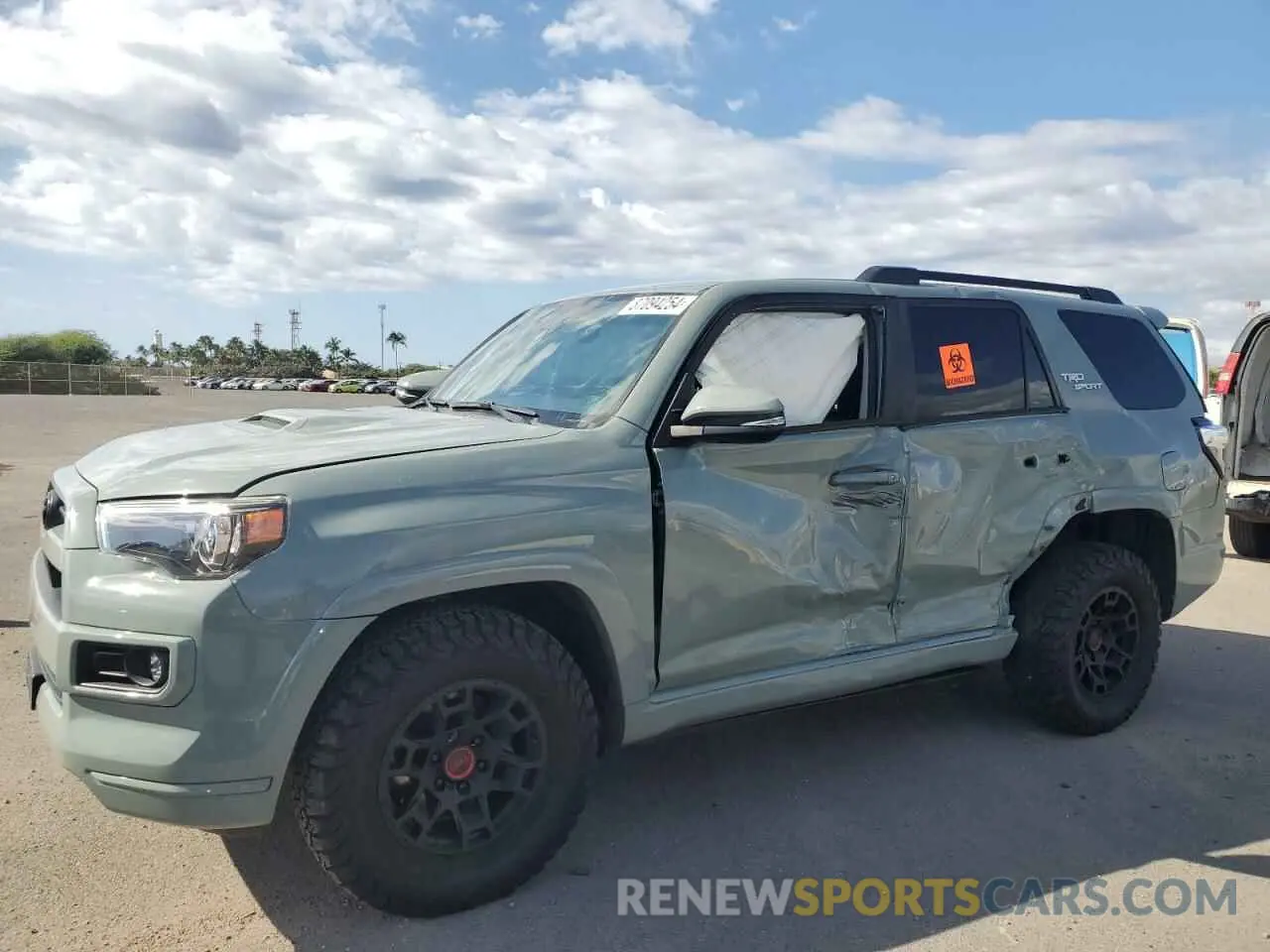 1 Photograph of a damaged car JTESU5JR0N5975322 TOYOTA 4RUNNER 2022