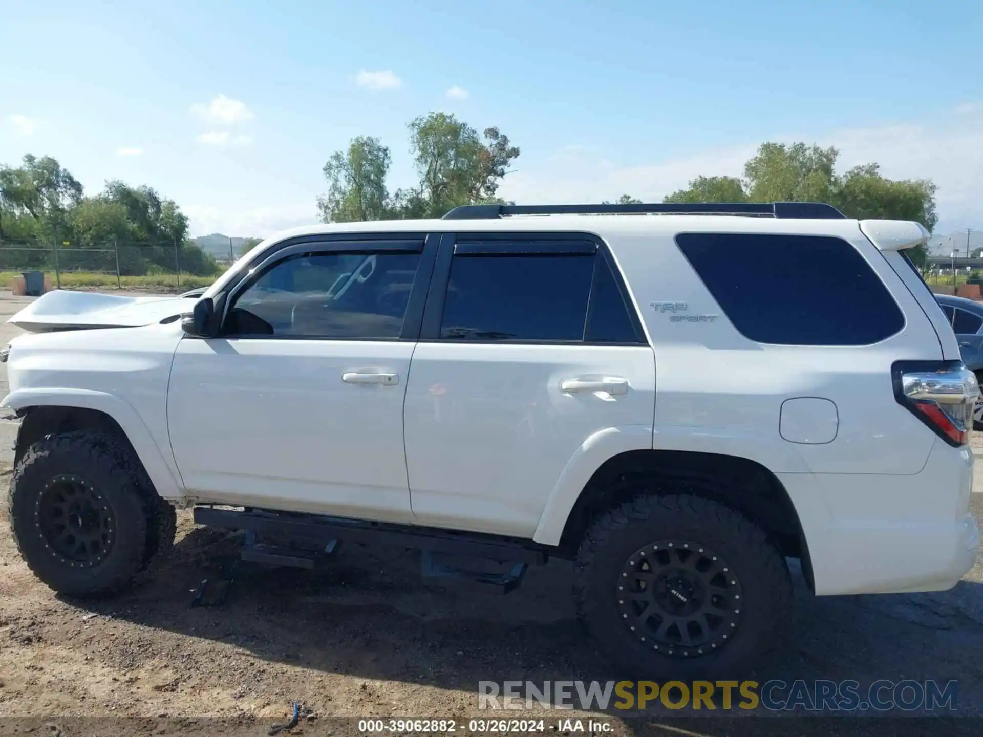 14 Photograph of a damaged car JTESU5JR2N5999931 TOYOTA 4RUNNER 2022