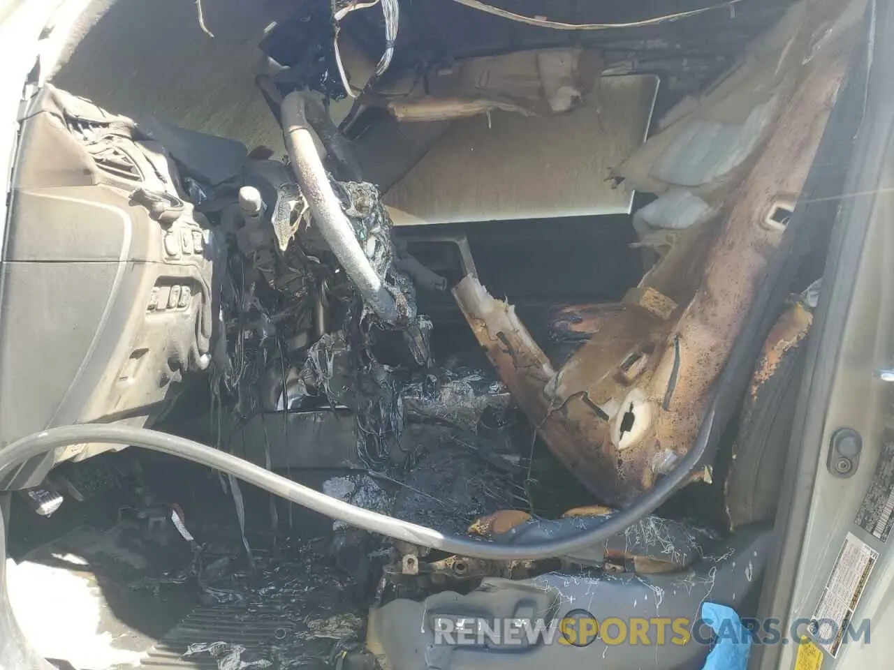 7 Photograph of a damaged car JTESU5JR2N6028017 TOYOTA 4RUNNER 2022