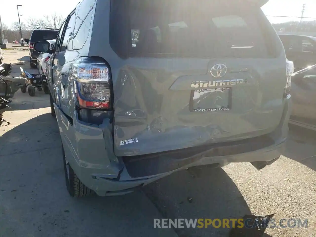 9 Photograph of a damaged car JTESU5JR5N5995419 TOYOTA 4RUNNER 2022