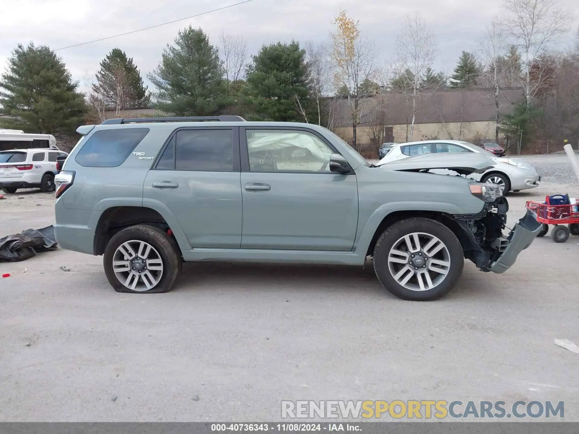 12 Photograph of a damaged car JTESU5JR5N6058080 TOYOTA 4RUNNER 2022