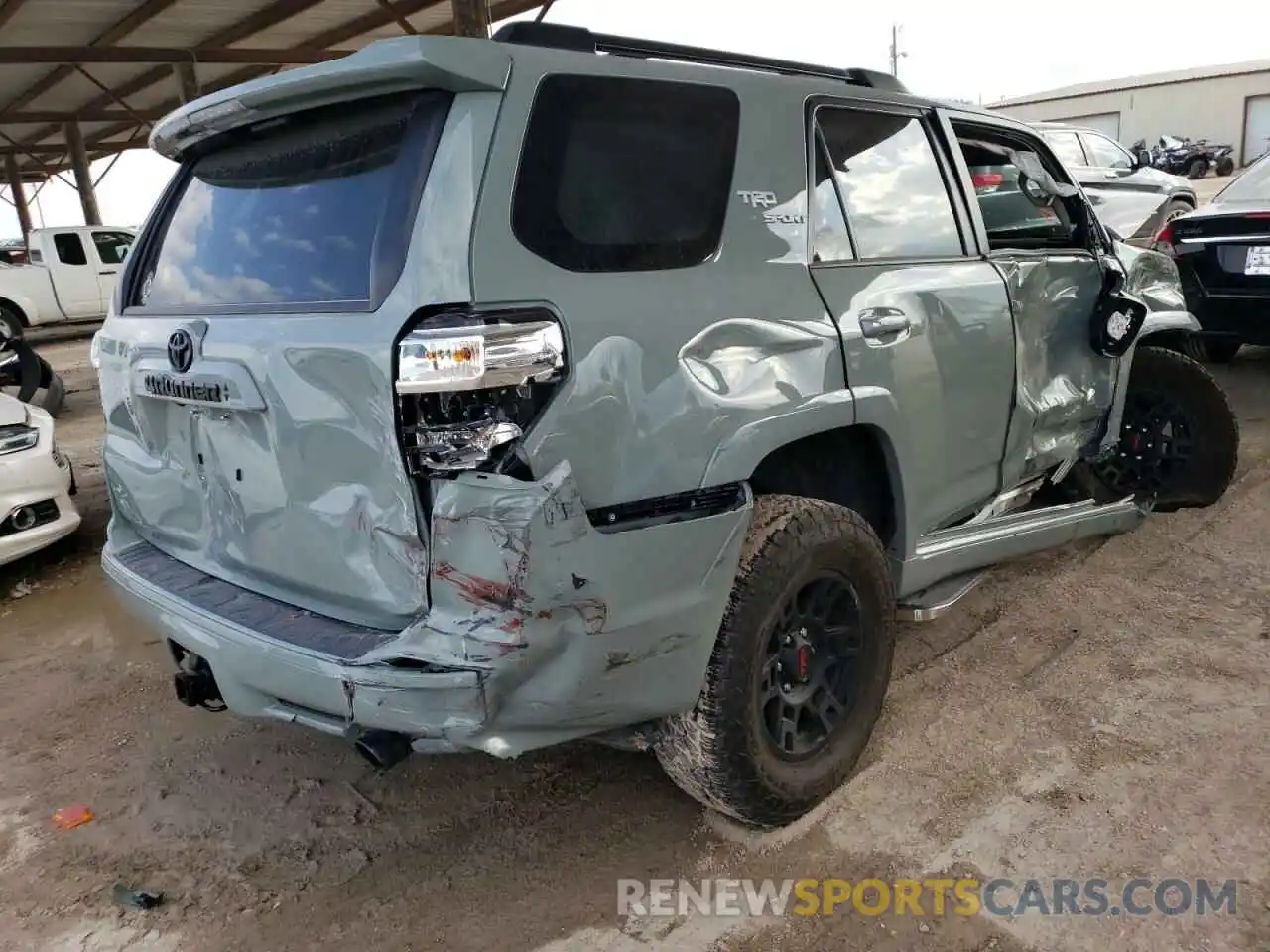 4 Photograph of a damaged car JTESU5JR6N6070318 TOYOTA 4RUNNER 2022