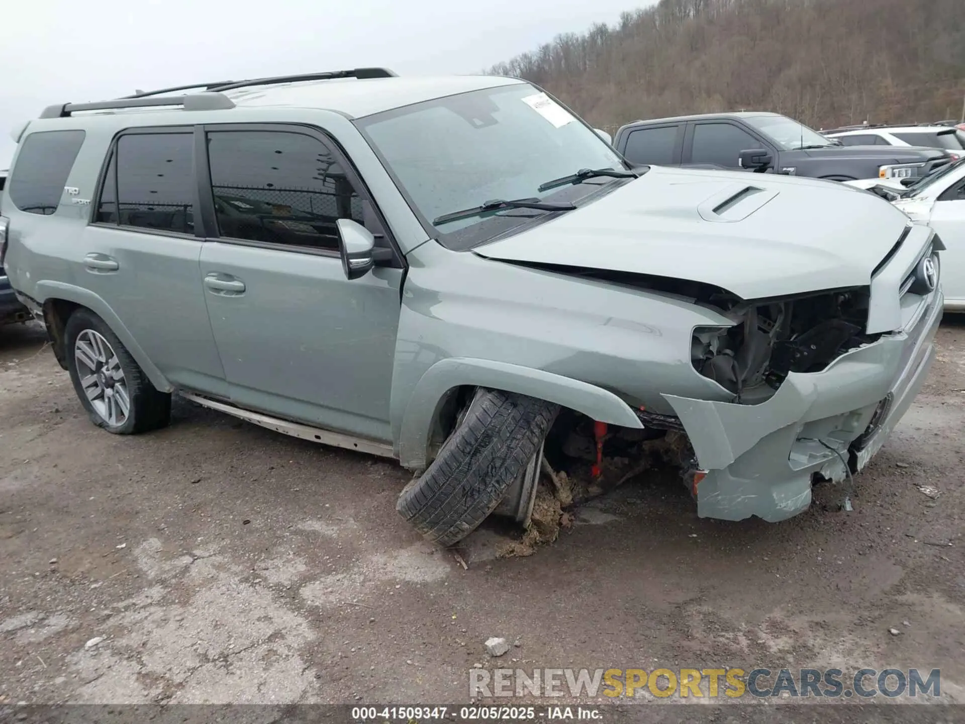 1 Photograph of a damaged car JTESU5JR7N6006868 TOYOTA 4RUNNER 2022