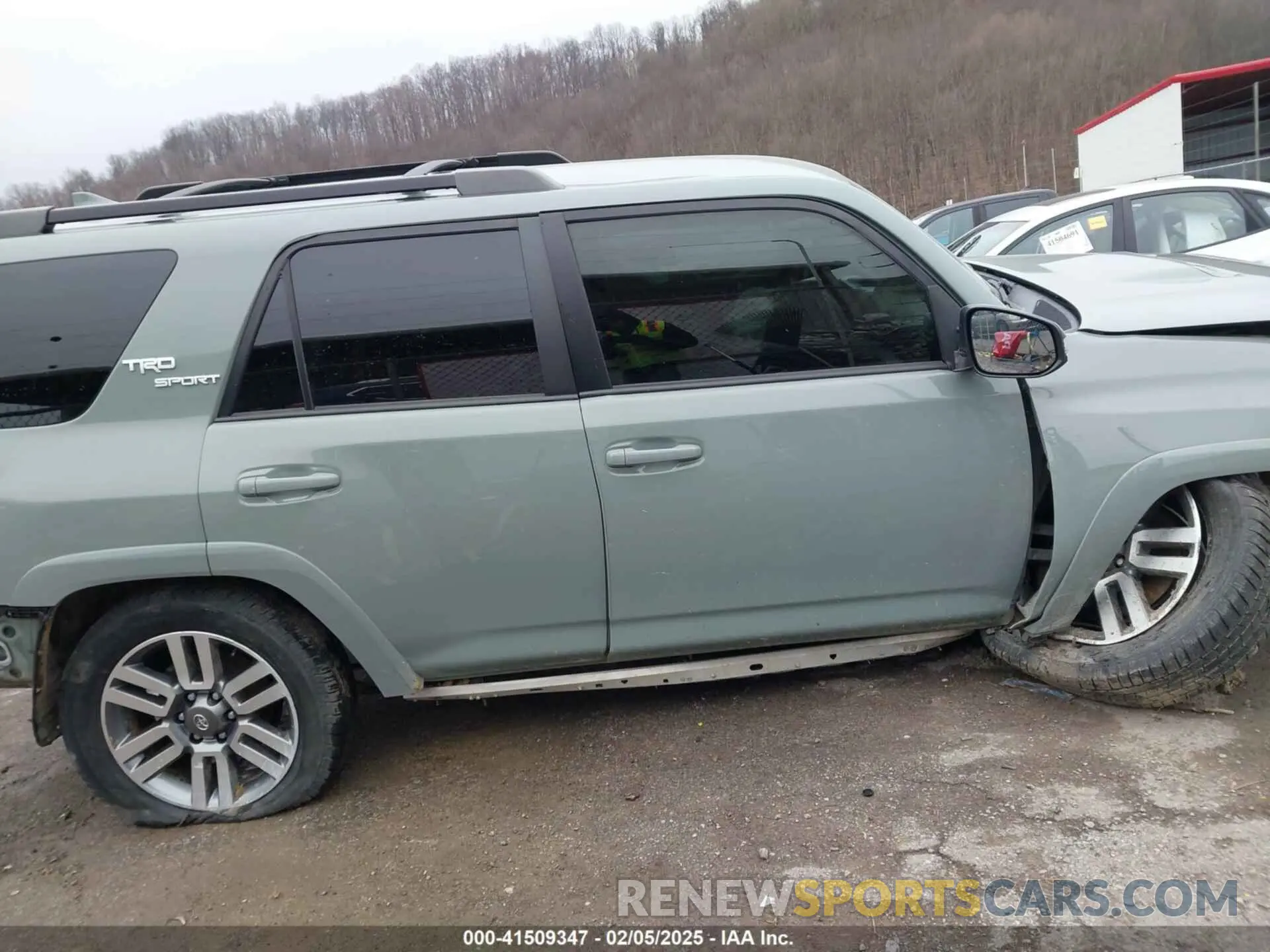 14 Photograph of a damaged car JTESU5JR7N6006868 TOYOTA 4RUNNER 2022