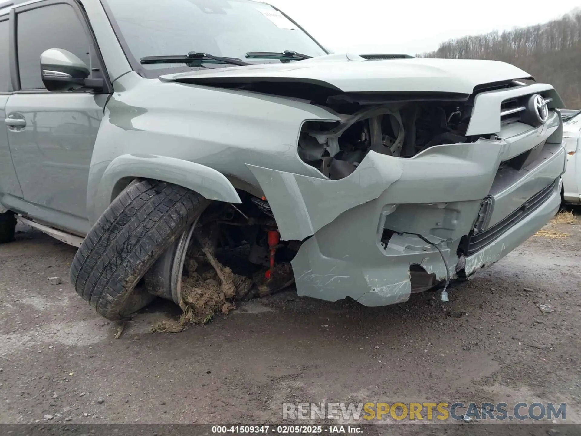 6 Photograph of a damaged car JTESU5JR7N6006868 TOYOTA 4RUNNER 2022