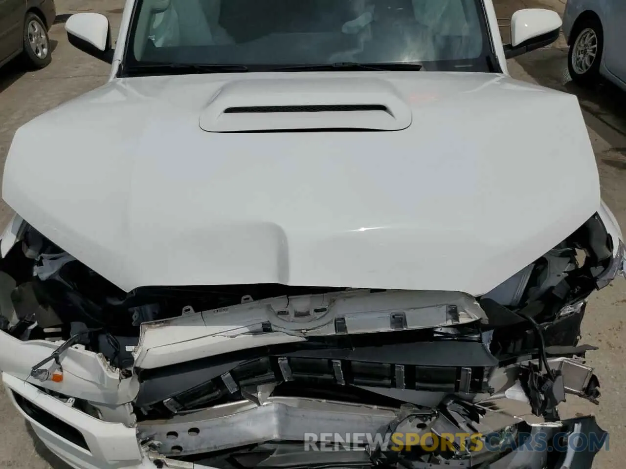12 Photograph of a damaged car JTESU5JRXN5995240 TOYOTA 4RUNNER 2022