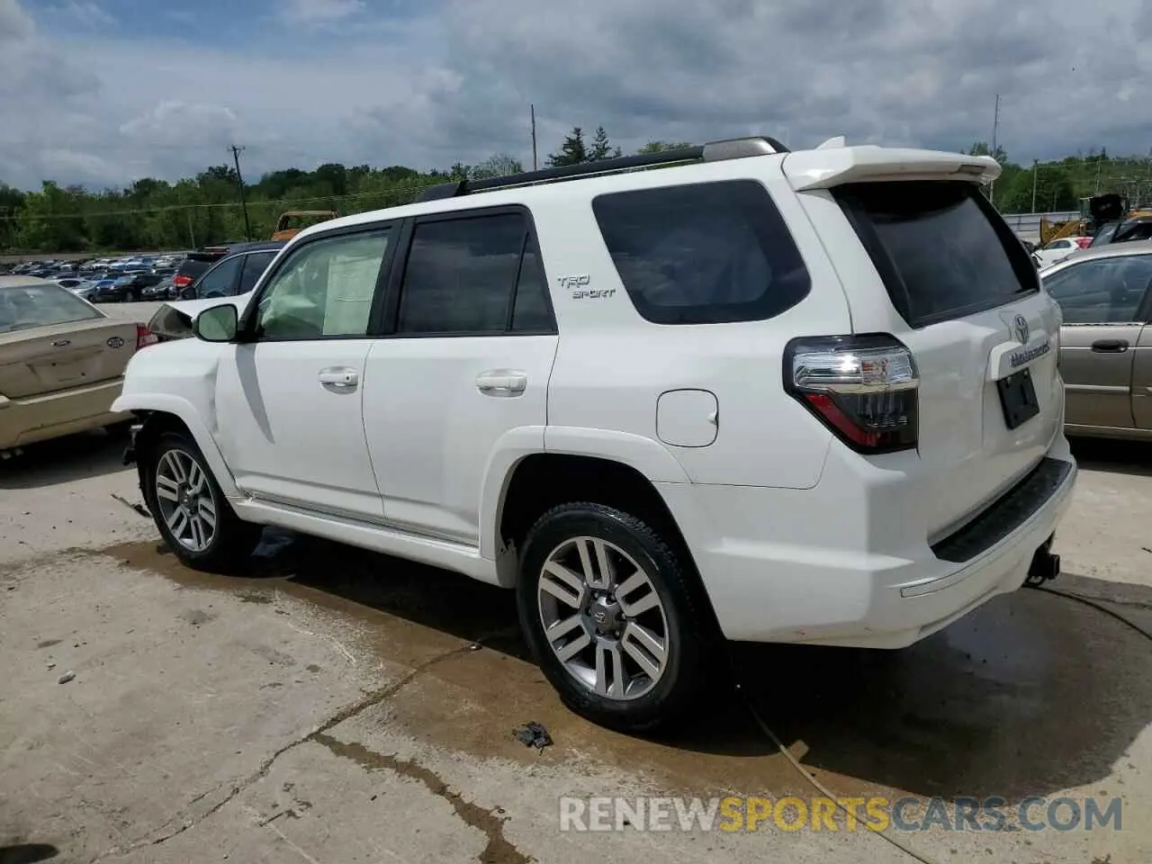 2 Photograph of a damaged car JTESU5JRXN5995240 TOYOTA 4RUNNER 2022