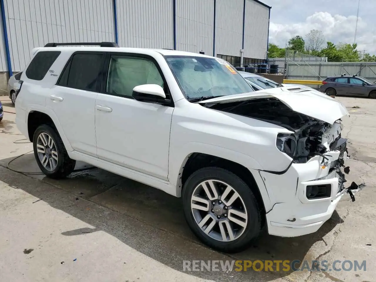 4 Photograph of a damaged car JTESU5JRXN5995240 TOYOTA 4RUNNER 2022