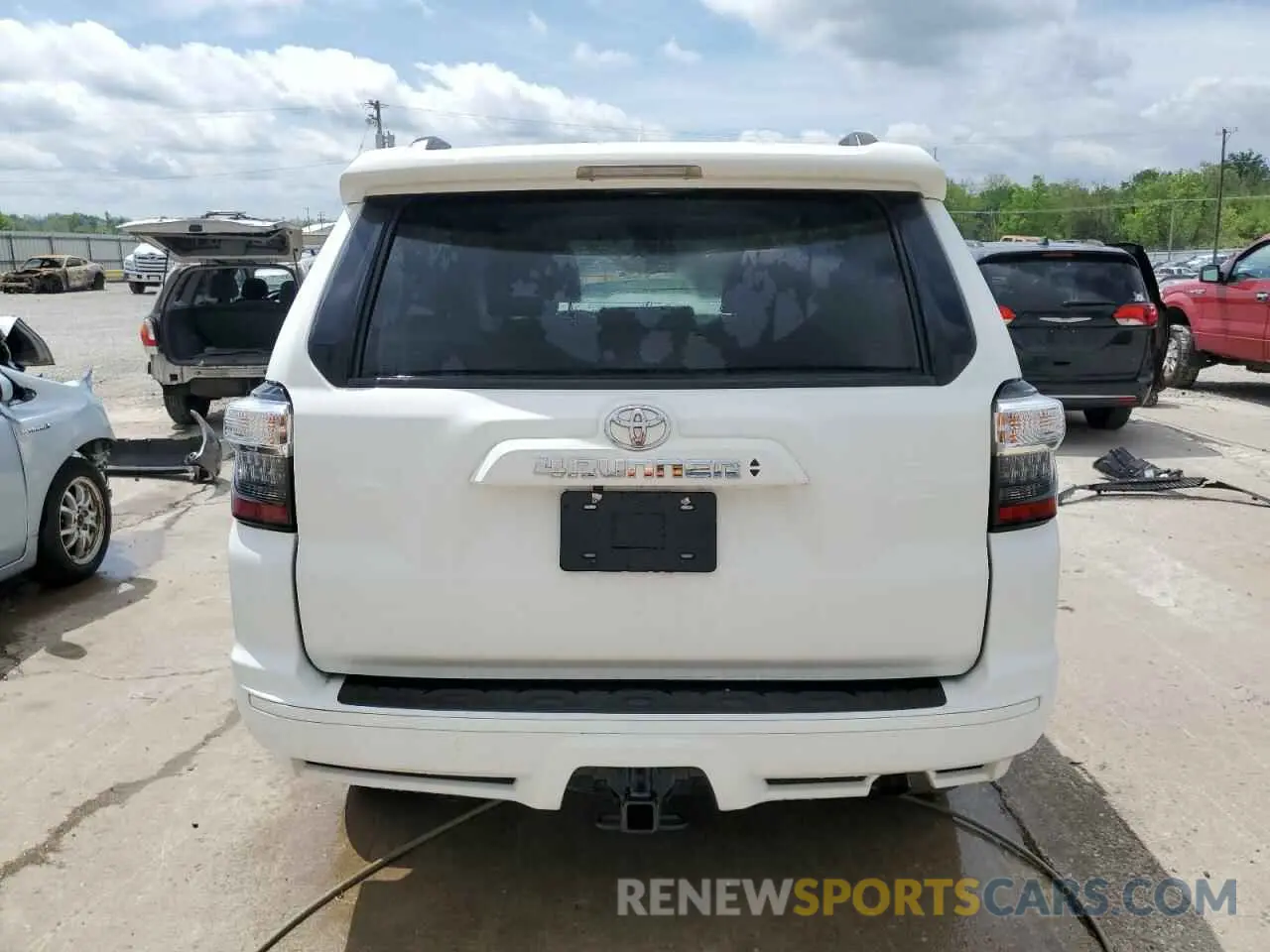 6 Photograph of a damaged car JTESU5JRXN5995240 TOYOTA 4RUNNER 2022