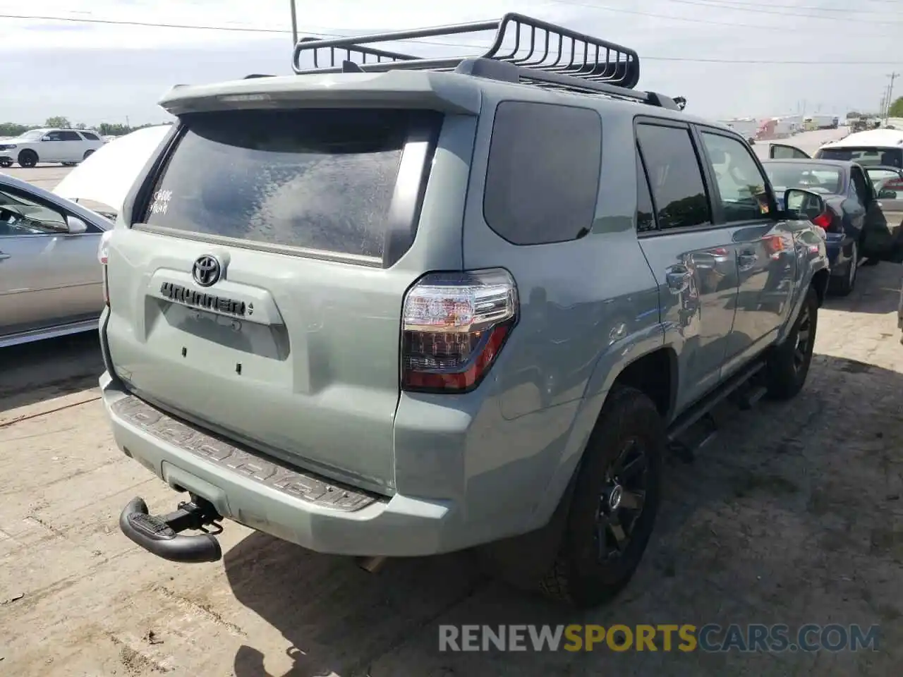 4 Photograph of a damaged car JTETU5JR1N6024416 TOYOTA 4RUNNER 2022