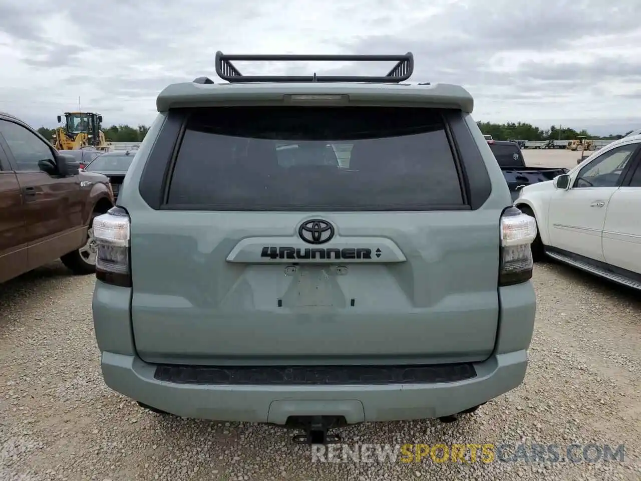 6 Photograph of a damaged car JTETU5JR4N6020358 TOYOTA 4RUNNER 2022