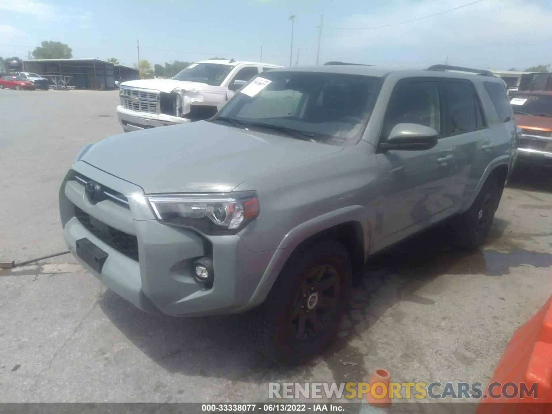 2 Photograph of a damaged car JTETU5JR4N6028881 TOYOTA 4RUNNER 2022