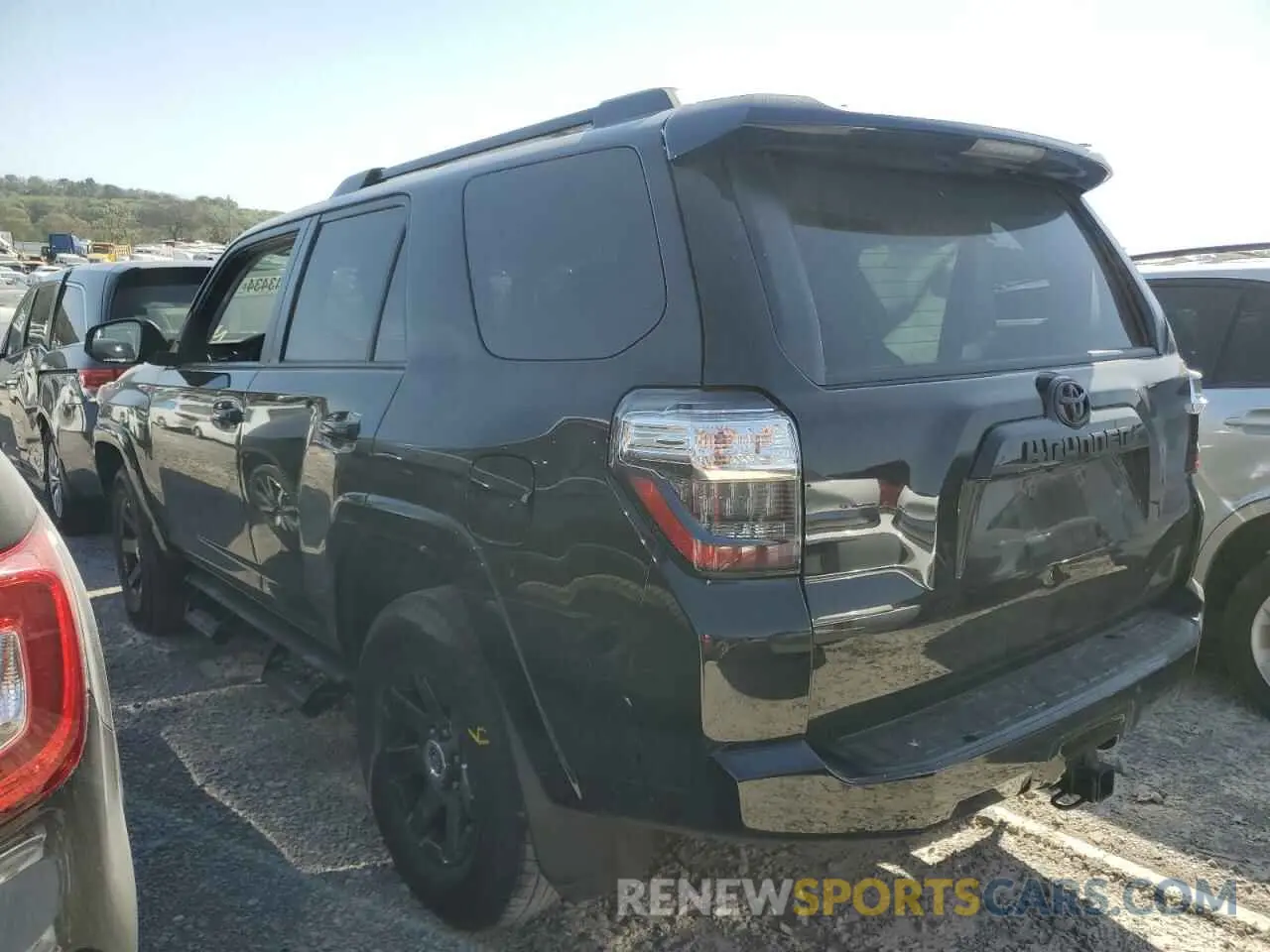 2 Photograph of a damaged car JTETU5JR5N6019641 TOYOTA 4RUNNER 2022