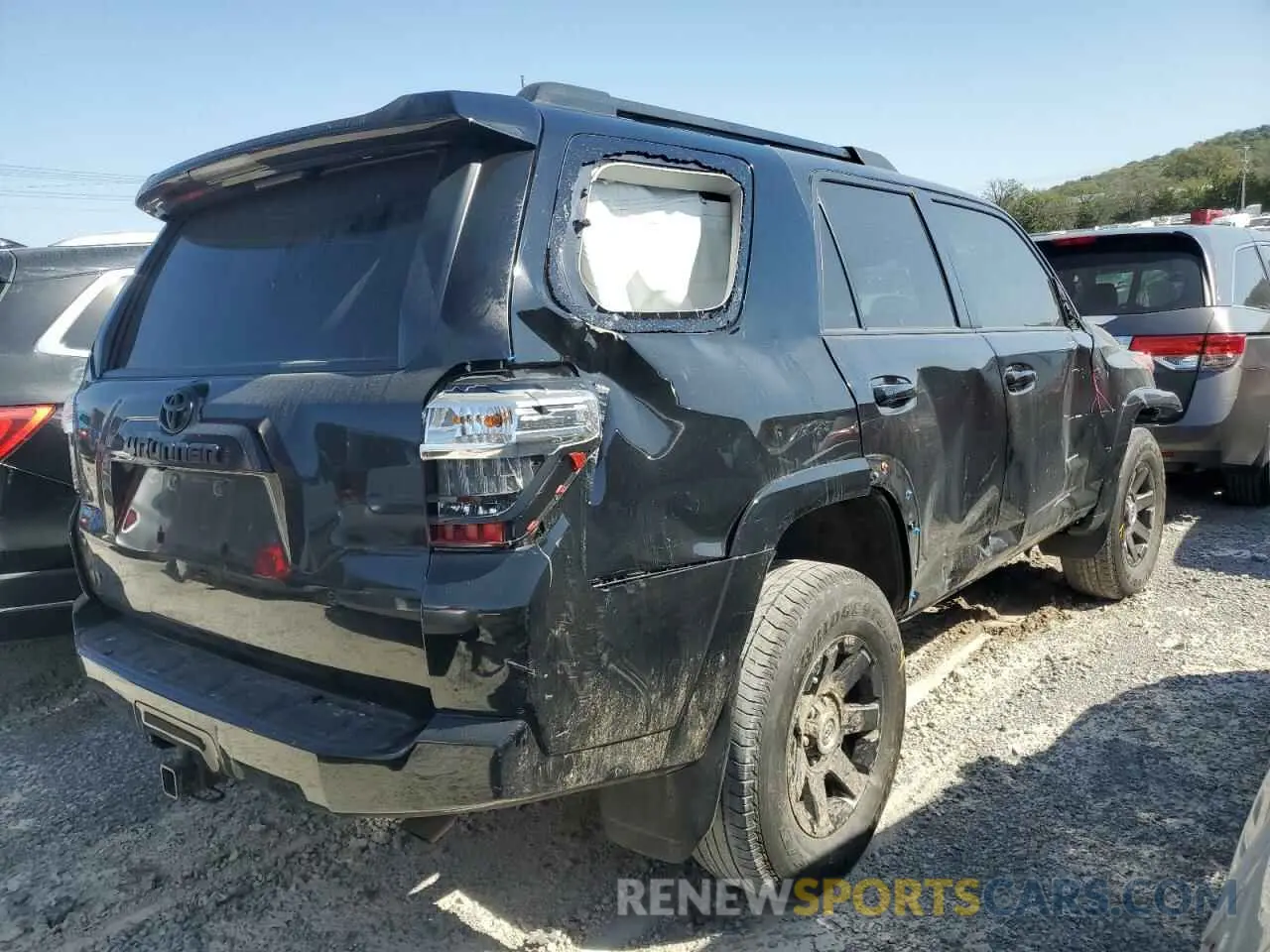 3 Photograph of a damaged car JTETU5JR5N6019641 TOYOTA 4RUNNER 2022