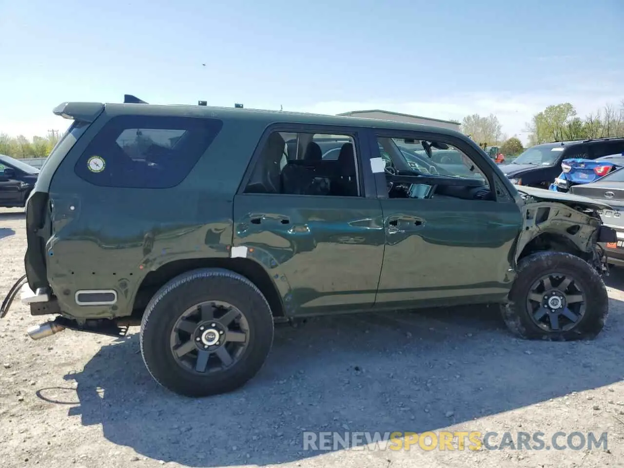 3 Photograph of a damaged car JTETU5JR6N6008955 TOYOTA 4RUNNER 2022