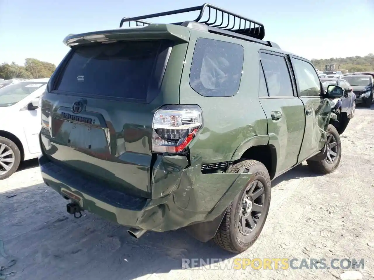 4 Photograph of a damaged car JTETU5JR7N5979212 TOYOTA 4RUNNER 2022