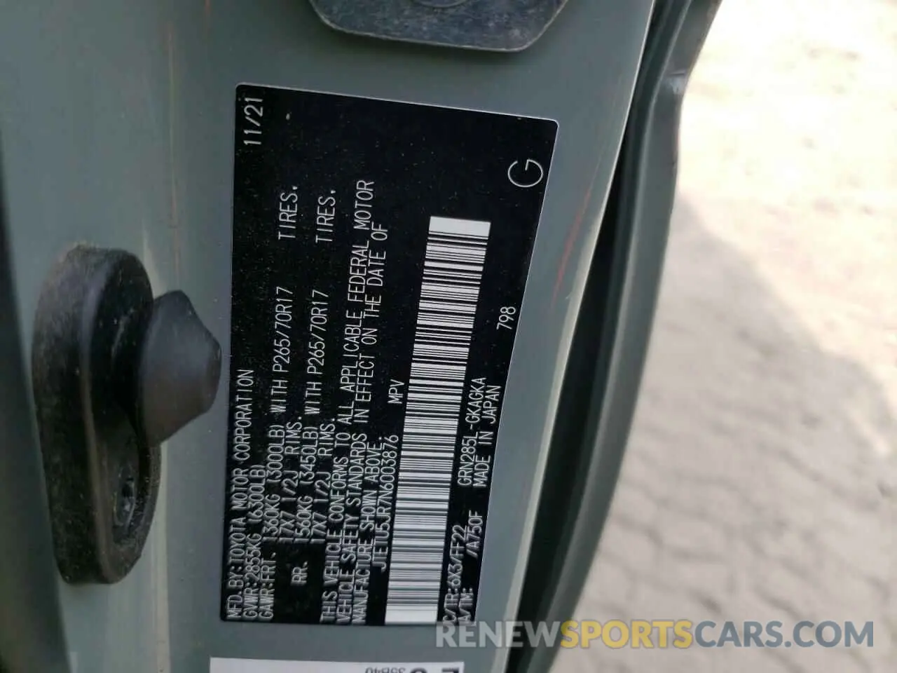 13 Photograph of a damaged car JTETU5JR7N6003876 TOYOTA 4RUNNER 2022