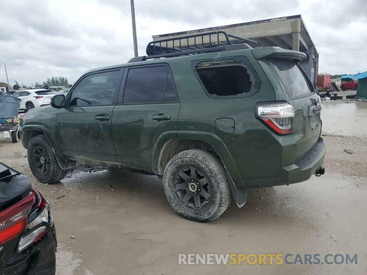 2 Photograph of a damaged car JTETU5JR7N6007331 TOYOTA 4RUNNER 2022