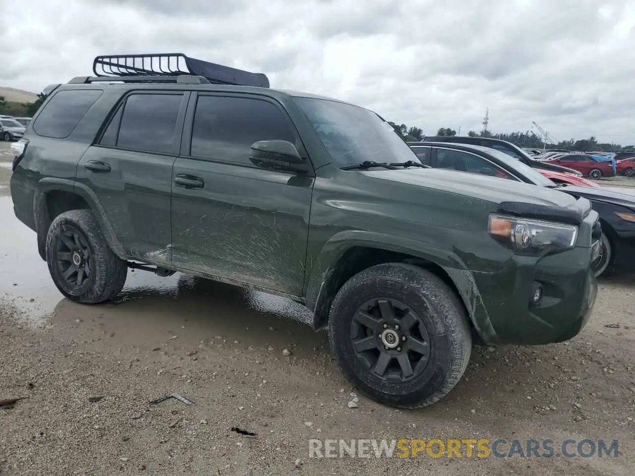 4 Photograph of a damaged car JTETU5JR7N6007331 TOYOTA 4RUNNER 2022