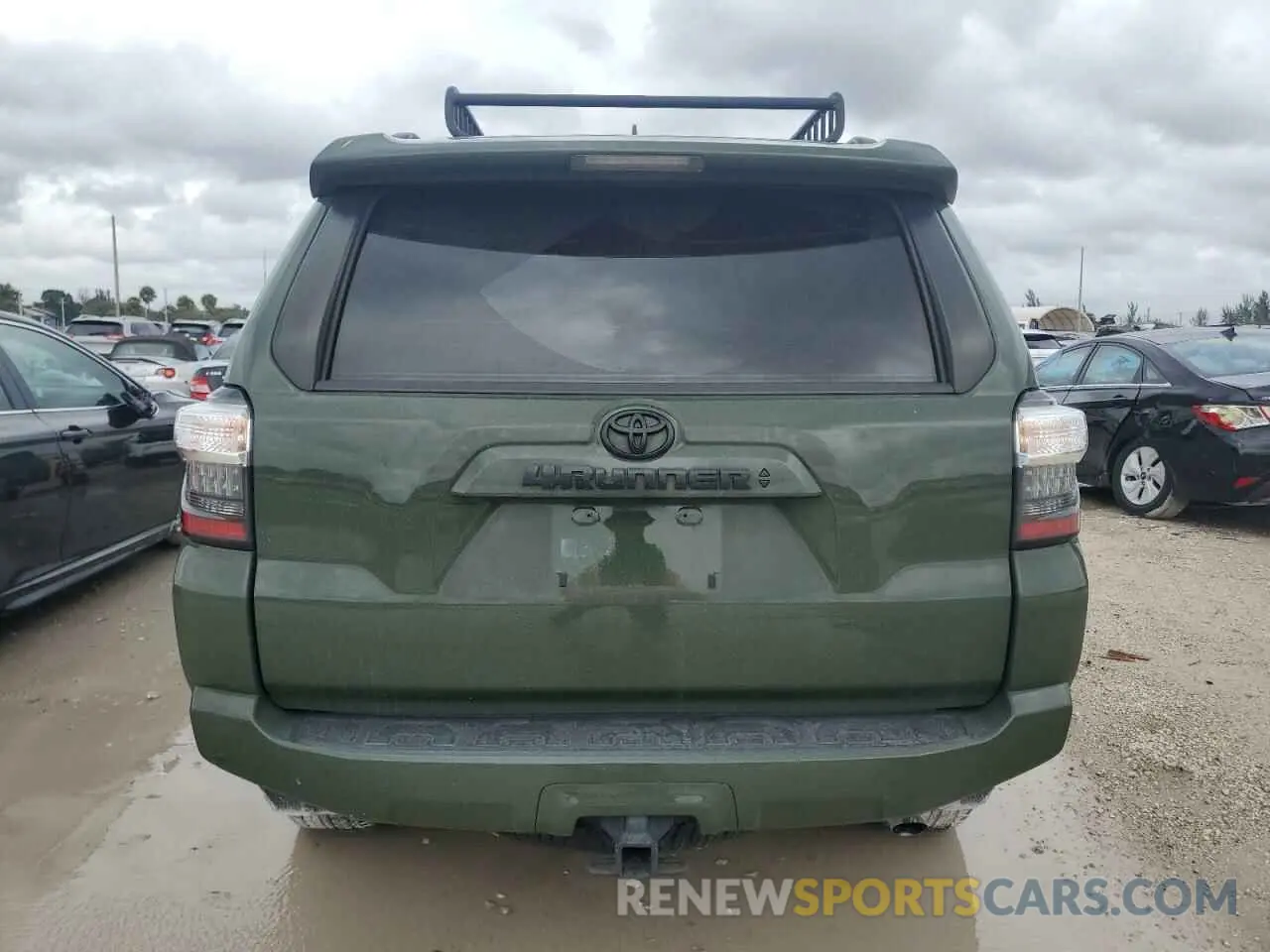 6 Photograph of a damaged car JTETU5JR7N6007331 TOYOTA 4RUNNER 2022