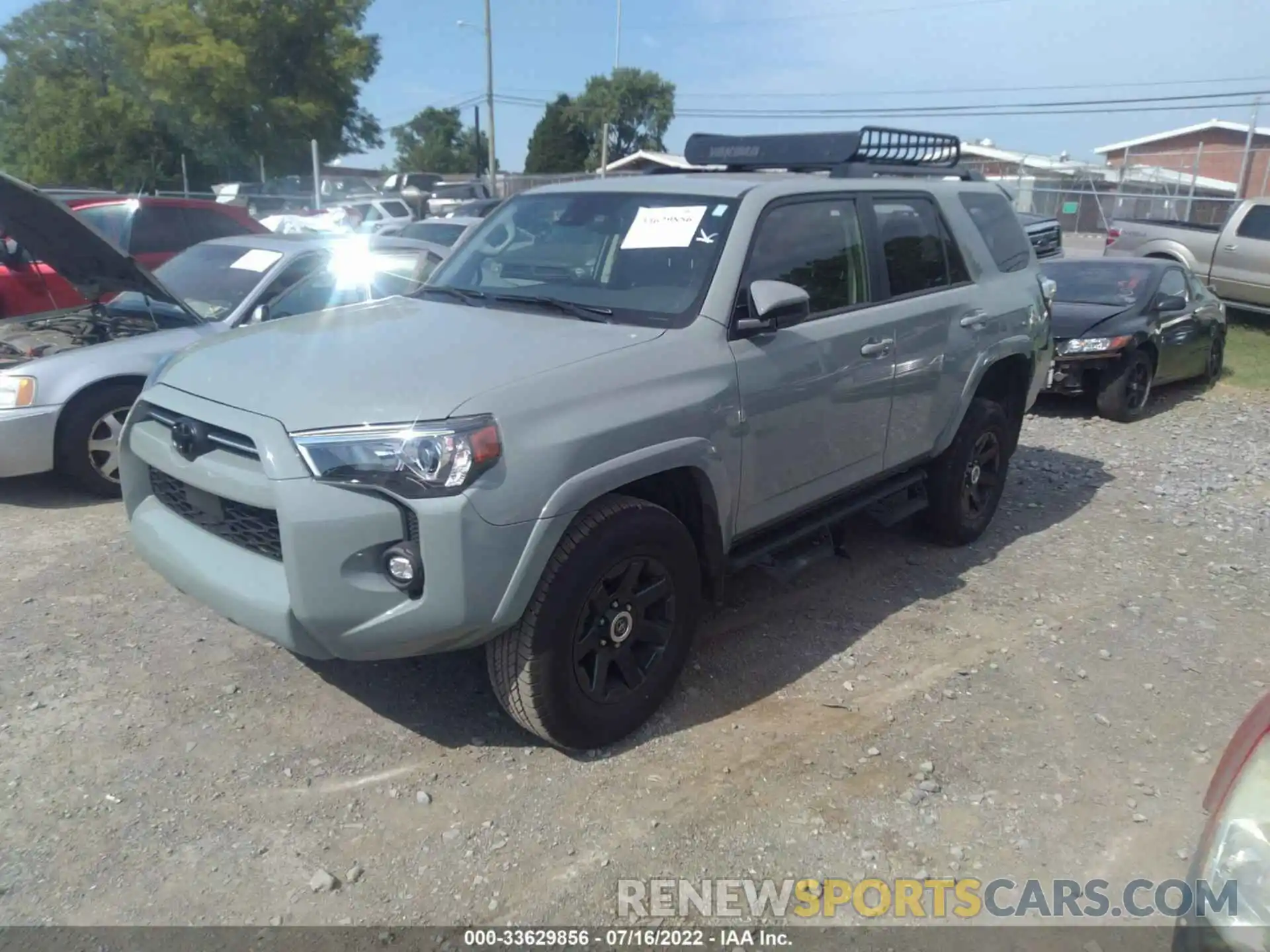 2 Photograph of a damaged car JTETU5JR8N5984984 TOYOTA 4RUNNER 2022