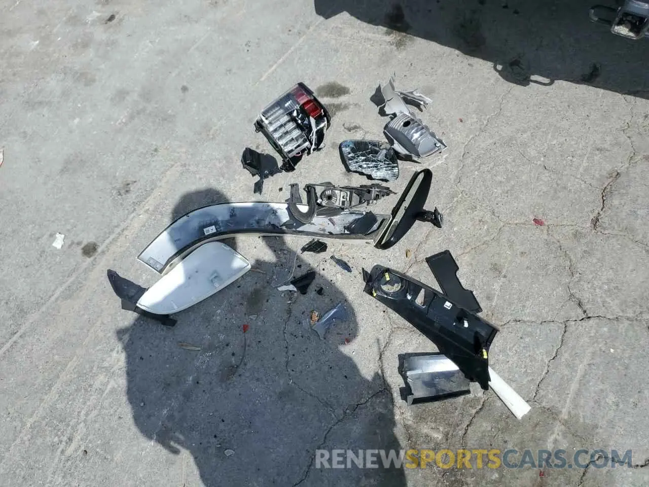 13 Photograph of a damaged car JTETU5JR9N6010652 TOYOTA 4RUNNER 2022