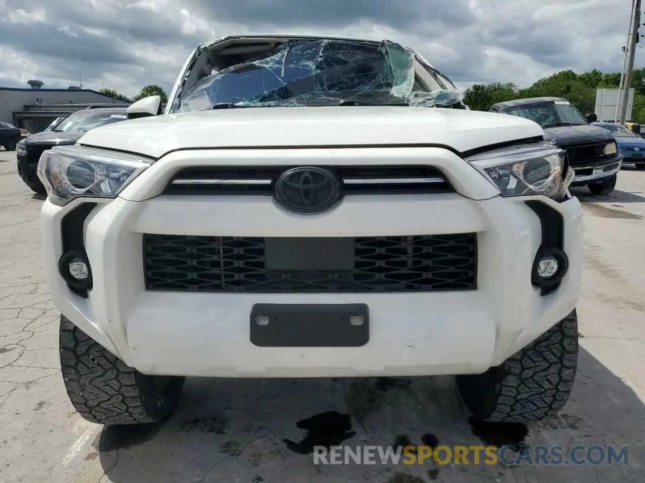 5 Photograph of a damaged car JTETU5JR9N6010652 TOYOTA 4RUNNER 2022