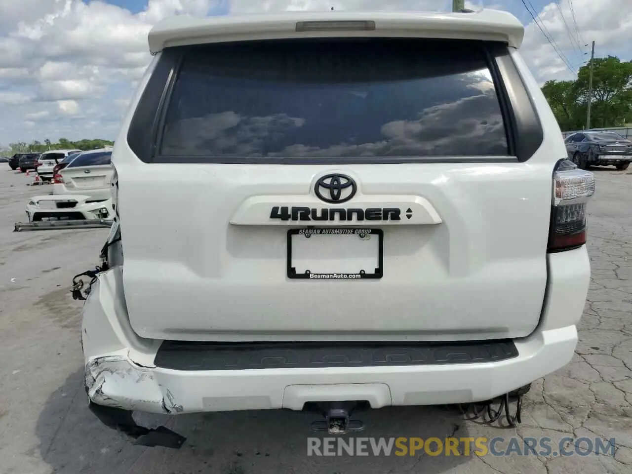 6 Photograph of a damaged car JTETU5JR9N6010652 TOYOTA 4RUNNER 2022