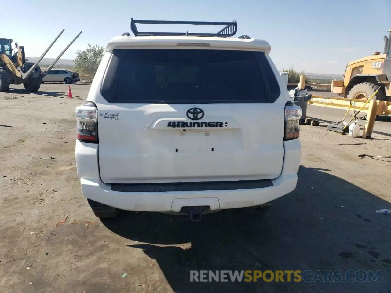 6 Photograph of a damaged car JTETU5JR9N6033641 TOYOTA 4RUNNER 2022