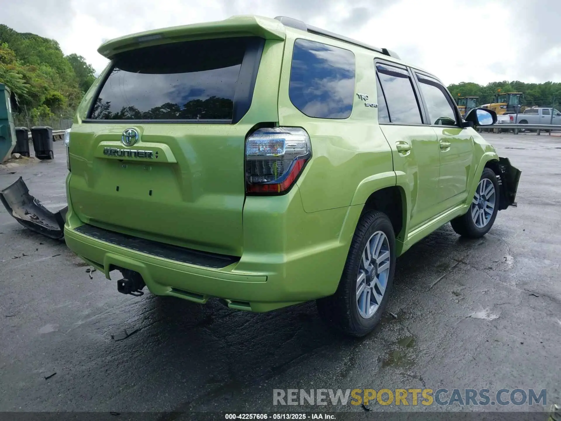 4 Photograph of a damaged car JTEAU5JR6P5281684 TOYOTA 4RUNNER 2023