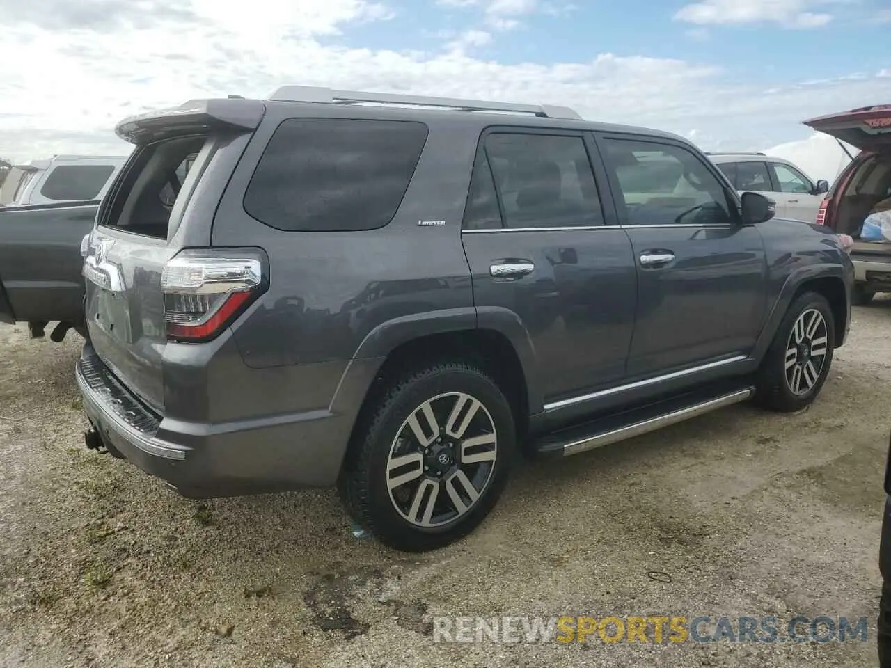 3 Photograph of a damaged car JTEDU5JR9P5301570 TOYOTA 4RUNNER 2023