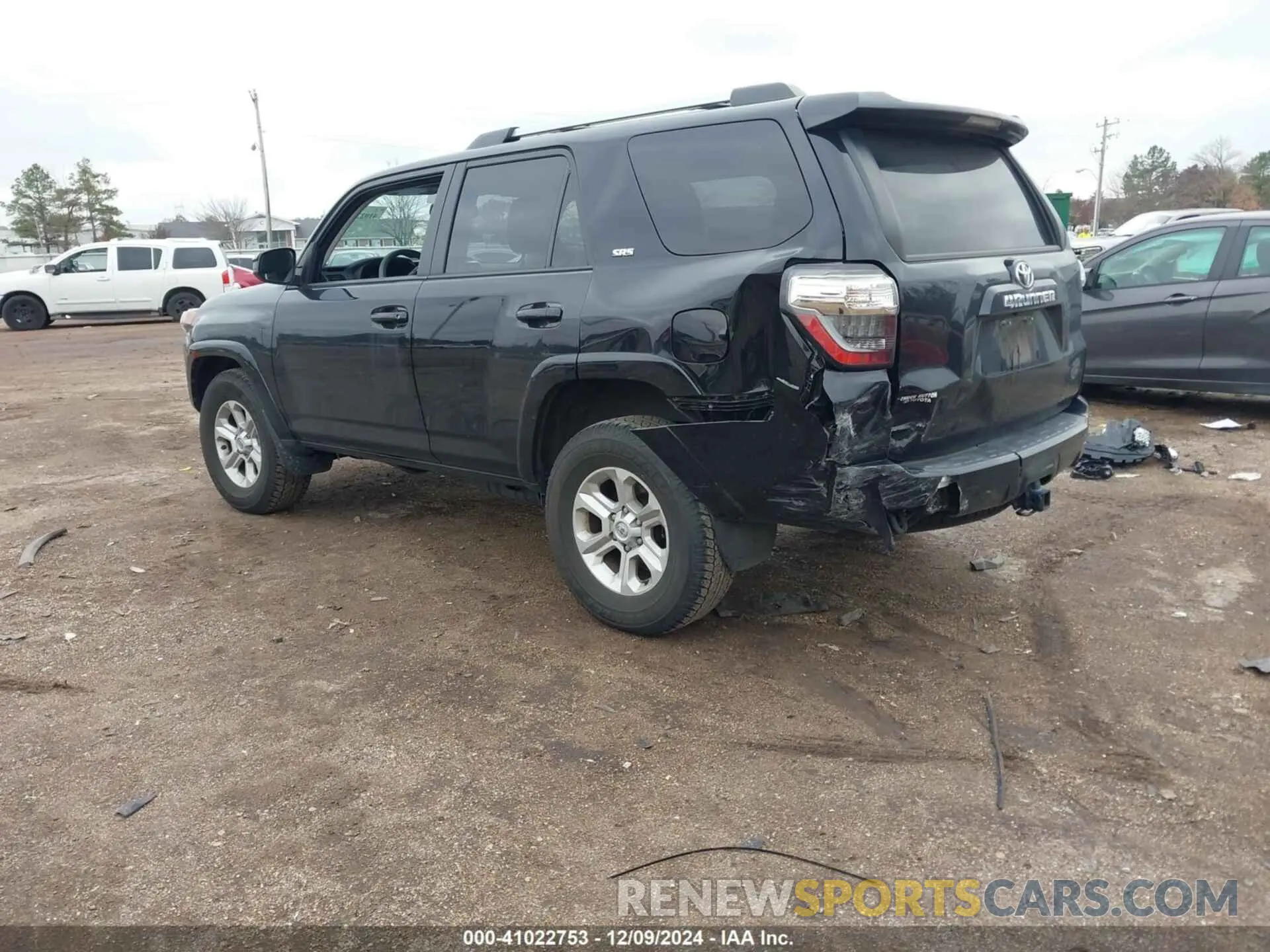 3 Photograph of a damaged car JTEEU5JR0P5280936 TOYOTA 4RUNNER 2023