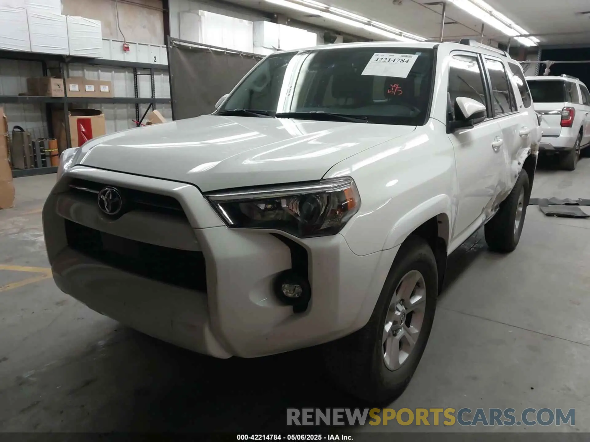 2 Photograph of a damaged car JTEEU5JR0P5283318 TOYOTA 4RUNNER 2023